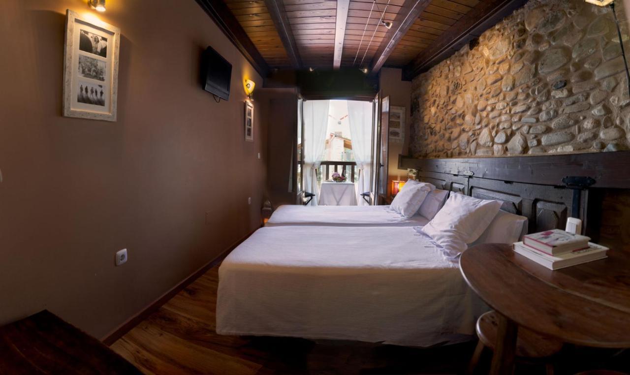 Hotel Micro-Hostal La Puerta Del Perdon Villafranca Del Bierzo Esterno foto